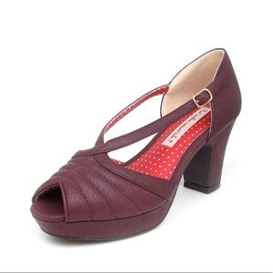 BAIT Barrie Heels in Mulberry sz 8.5